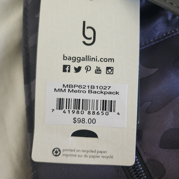 NWT Baggallini Gray Camo MM Metro Backpack Slingpack - Picture 3 of 11